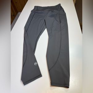 Greyson grey leggings M